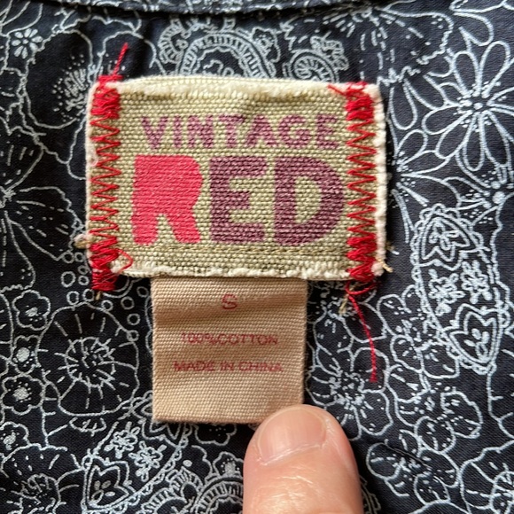 Vintage Red Men’s Fashion Button-down Shirt. Small (fits more like slim fit) - Picture 2 of 3
